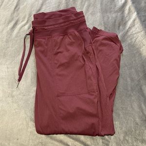 Authentic Lululemon cropped studio pants
